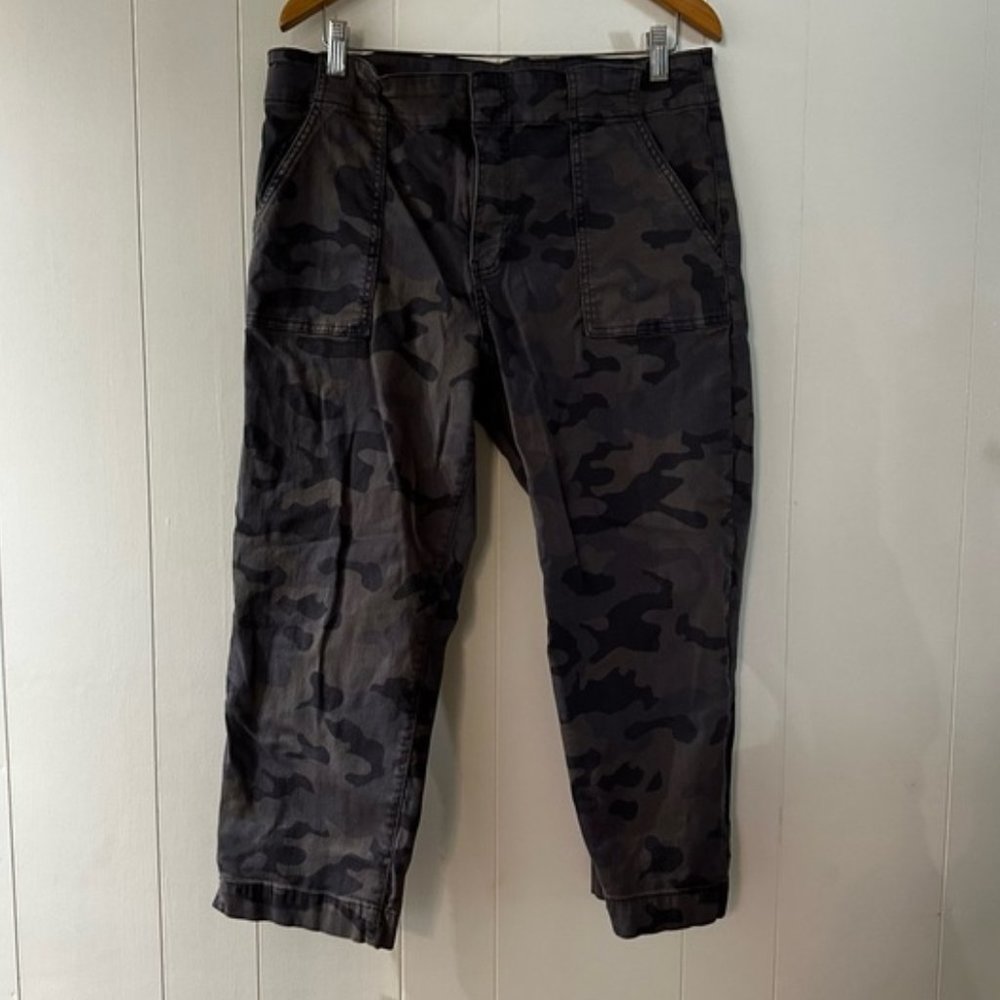 KUT From The Kloth  Hi-Rise Cropped Camo Pants